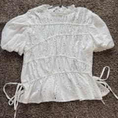 ZARA カットワーク刺繍トップス Sサイズのサムネイル