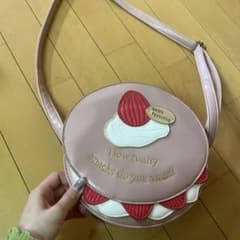 axes femme スイーツモチーフ ショルダーバッグ　ショートケーキ　丸型のサムネイル