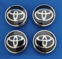 トヨタ　プリウス　純正　センターキャップのサムネイル