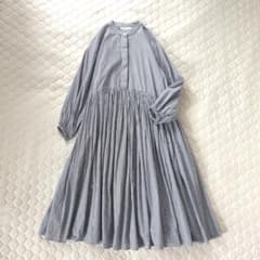 定価2.4万✴︎BEARDSLEY先染めギャザーワンピース　ストライプ　ブルー 定価2.4万✴︎BEARDSLEY先染めギャザーワンピース ストライプ ブルー