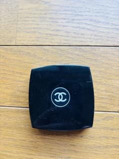 CHANEL アイシャドウパレットのサムネイル