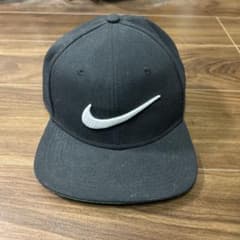 Nike スウッシュロゴ キャップ 黒のサムネイル