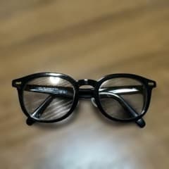 zoff 薄グレー　色付きサングラス　ケース付きのサムネイル