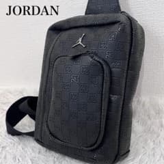 極美品❗️NIKE ジョーダン　モノグラムスリングバッグ　ボディバッグ　黒　即完品 ✨即完売品✨美品 ジョーダン モノグラムスリングバッグ ボディバッグ