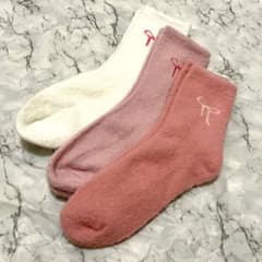 【3足セット】レディース もこもこフェイクミンクファーソックス リボンモチーフ