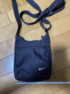 新品 NIKE ショルダーバッグのサムネイル