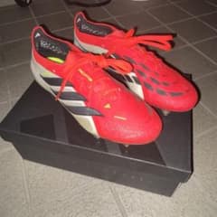 鉄ピン プレデター サッカースパイク - メルカリ