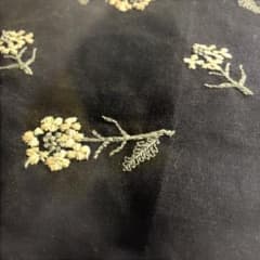 音の絵　おぼろ月夜　刺繍生地ハギレ　黒地　菜の花　花柄　朧月夜