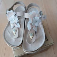 BIRKENSTOCK フラワーモチーフ サンダル 37のサムネイル