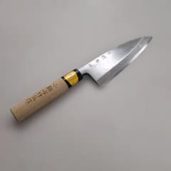 出刃包丁 鋼製 刃 木製ハンドル 専用箱付き 834 出刃包丁 ステンレス鋼製 木製ハンドル - メルカリ