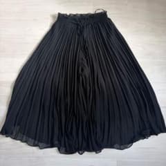 ZARA ブラック プリーツ ワイドパンツ ガウチョパンツのサムネイル