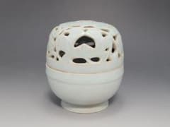 青白釉 透刻 陰刻花紋 香炉 宋元時代 高さ約18.1cm 青白釉 透刻 陰刻花紋 香炉 宋元時代 高さ約18.1cm - メルカリ