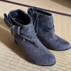 ショートブーツのサムネイル
