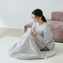 フランフラン　ヒーター付き2WAYパーソナルカーペット　グレー フランフラン ヒーター付き2wayパーソナルカーペット グレー - メルカリ