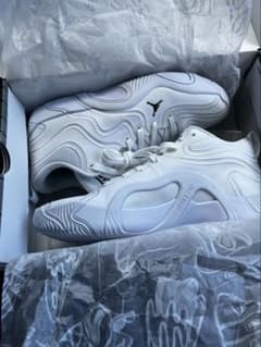 Jordan テイタム White スニーカー 箱無し - メルカリ