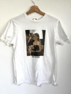 エミリーパリに行く　PLAZA Tシャツのサムネイル
