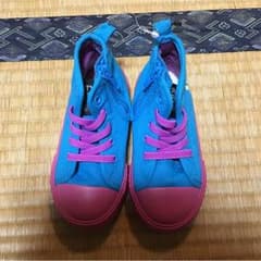 キッズ靴のサムネイル