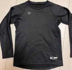 【専用】DESCENTE デサント アンダーシャツ ブラック 150のサムネイル