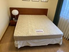 シモンズSIMMONSクイーンサイズベッド&マットレスのサムネイル