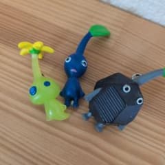 ピクミン フィギュア チャーム　ヒカリピクミン　岩ピクミン、青ピクミンのサムネイル