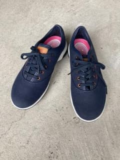 スニーカーのサムネイル