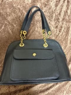 YURIE NITANI│レザーハンドバッグ 本革 ゴールド金具 大容量 YURIE NITANI 二谷友里恵 ハンドバッグ ブラック ゴールドチェーン