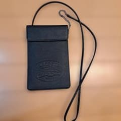 LACOSTE スマホショルダーバッグ ブラックのサムネイル