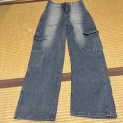 デニムパンツのサムネイル