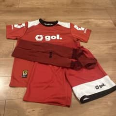 gol. サッカーウェア レッド　上下セットのサムネイル