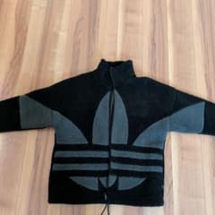 m*e様 adidas ボアジャケット Lサイズ ブラック/グレーのサムネイル