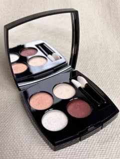 CHANEL レ キャトル オンブル 374 アリュール エ エクラのサムネイル