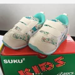 まゆま様専用  新品☆アシックス kids スニーカー ミント フラワーのサムネイル