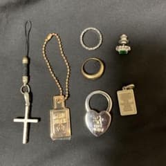 今だけ5000円スタート！アクセサリー、キーホルダーまとめ売り！のサムネイル
