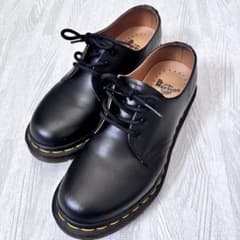 早い者勝ちDr.Martensドクターマーチン 3ホール 24.5cm本革ブーツのサムネイル