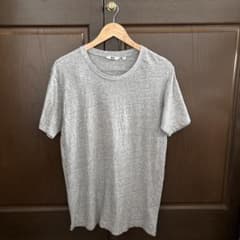 ★美品★UNIQLO ユニクロ クルーネックTシャツ グレー Lサイズのサムネイル
