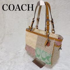 COACH コーチ シグネチャー パッチワーク トートバッグ 花チャームのサムネイル
