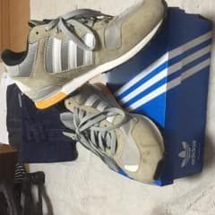 アディダス スニーカーのサムネイル