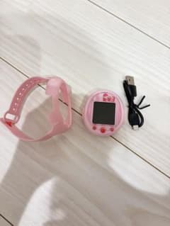 【美品】Tamagotchi Sanrio characters ピンクのサムネイル