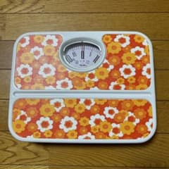 タニタ　昭和レトロ　花柄　アナログ　体重計のサムネイル