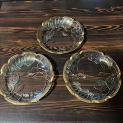 ガラス皿 3枚セット 金縁 花、葉のレリーフのサムネイル