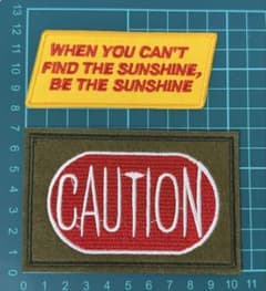 アイロンワッペン 2枚セット CAUTION 文字 刺繍のサムネイル
