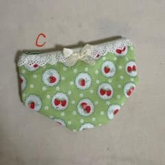 黄緑のいちご柄おパンツポーチのサムネイル