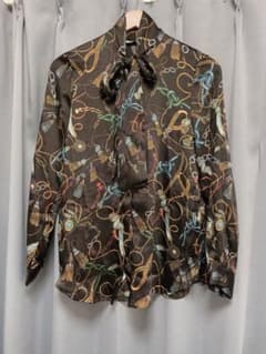 ZARA スカーフ柄ブラウスのサムネイル