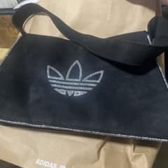 adidas トートバッグ　ショルダーバックのサムネイル
