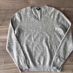 ユニクロ　グレー Vネック セーター カシミヤ100%のサムネイル