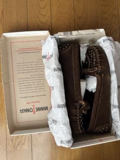 MINNETONKAミネトンカ　スタッズ　モカシンのサムネイル