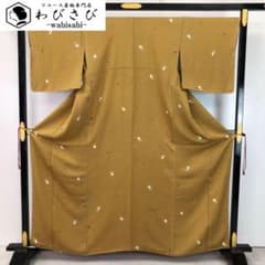 小紋 猫に小判 手毬 花唐草地模様 黄土色 ガード加工 しつけ糸 K-5449 小紋 猫に小判 手毬 花唐草地模様 黄土色 ガード加工 しつけ糸 K-5449