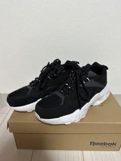 【Reebok】スニーカーのサムネイル