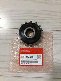 CB400SF（NC42）フロントスプロケット 23801-KY2-005のサムネイル