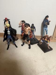 ワンピースフィギュアのサムネイル